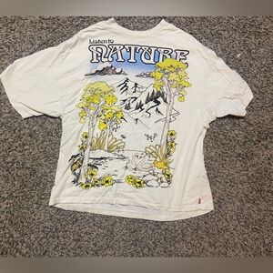 Levi’s Nature-Inspired Graphic Tee